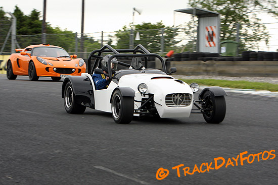 motorhead giving chase to the Honda S2000 engined MK Indy